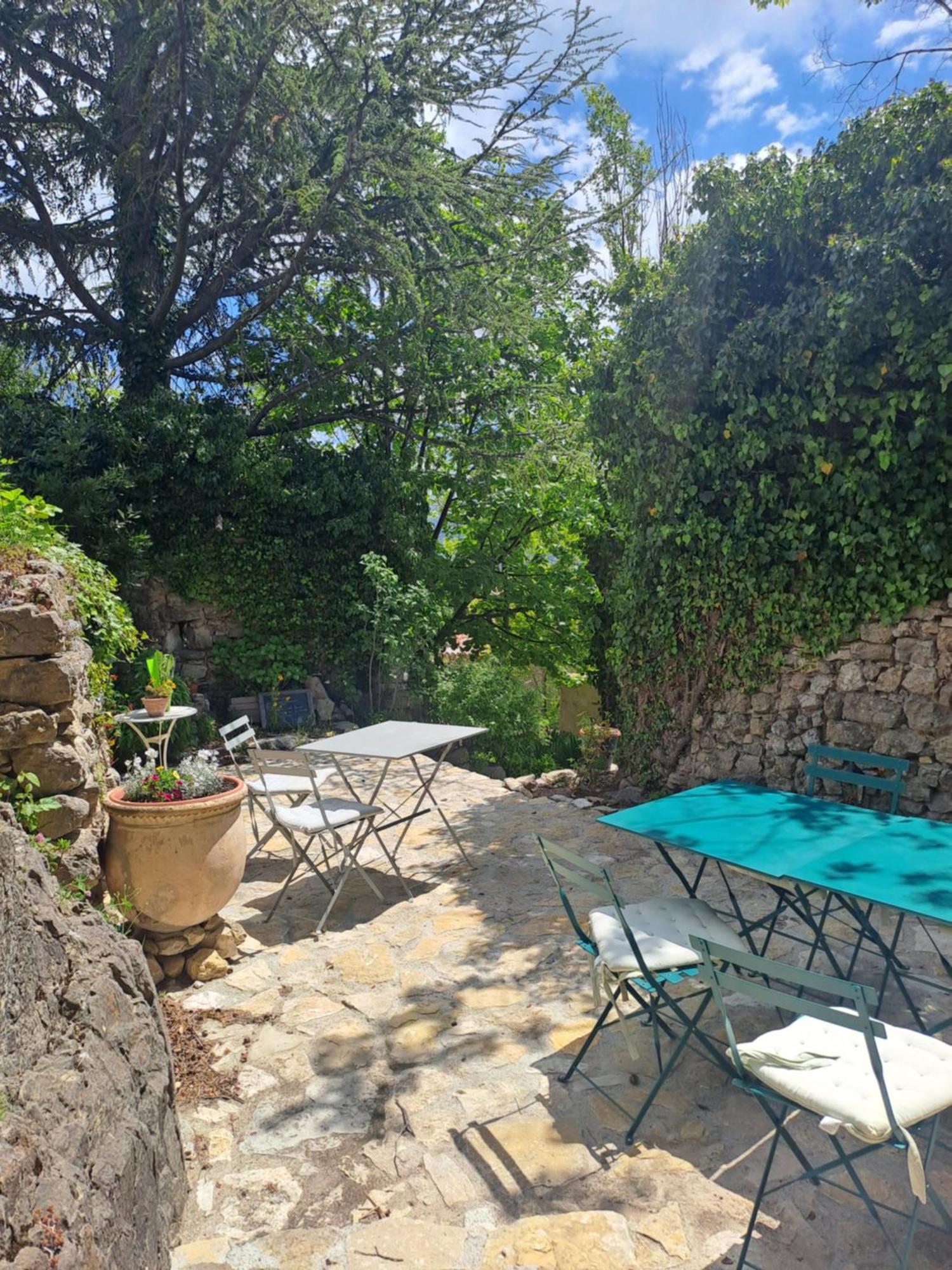 Les Roses Tremieres Bed and Breakfast Bargème Εξωτερικό φωτογραφία
