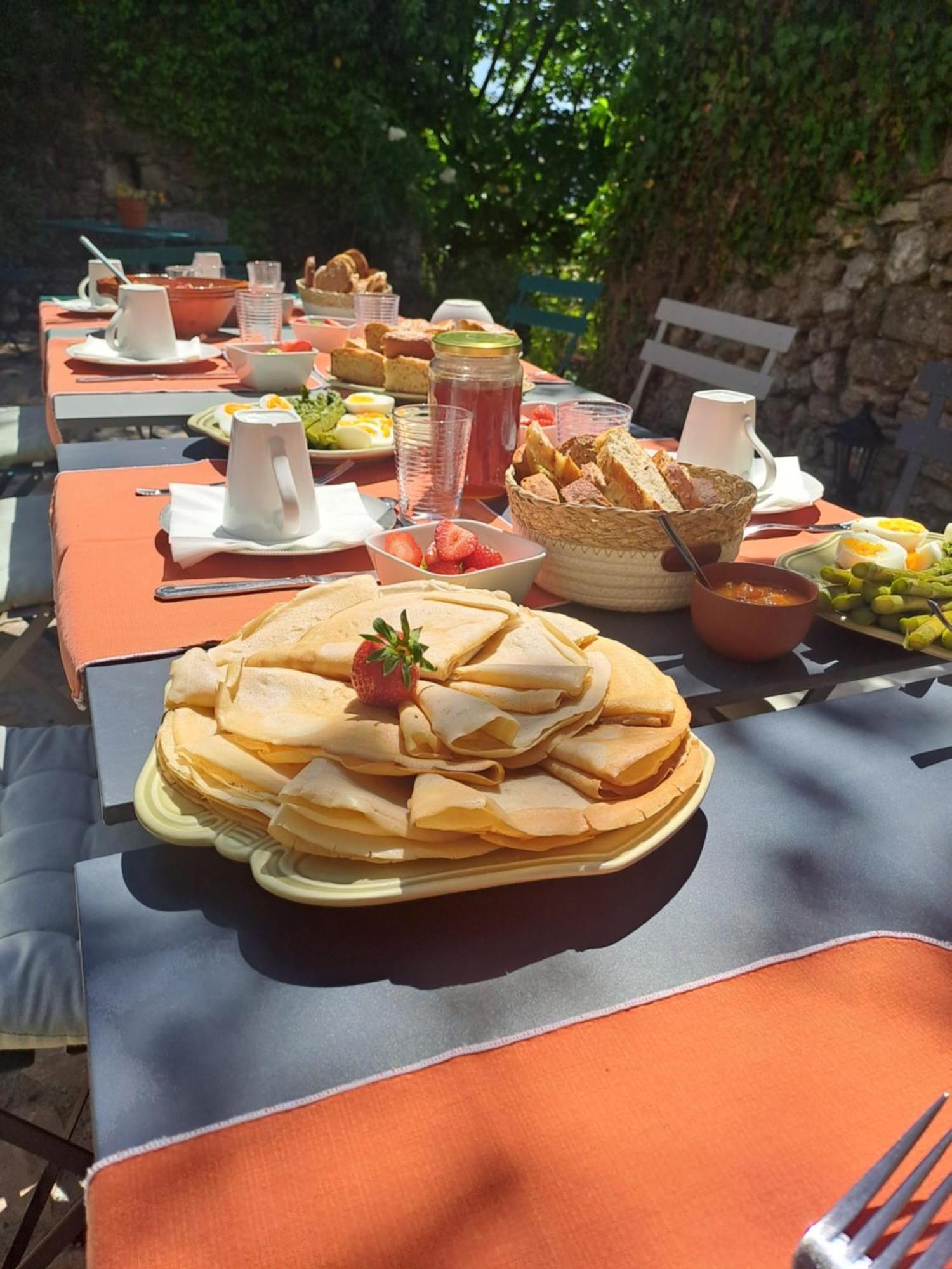 Les Roses Tremieres Bed and Breakfast Bargème Εξωτερικό φωτογραφία
