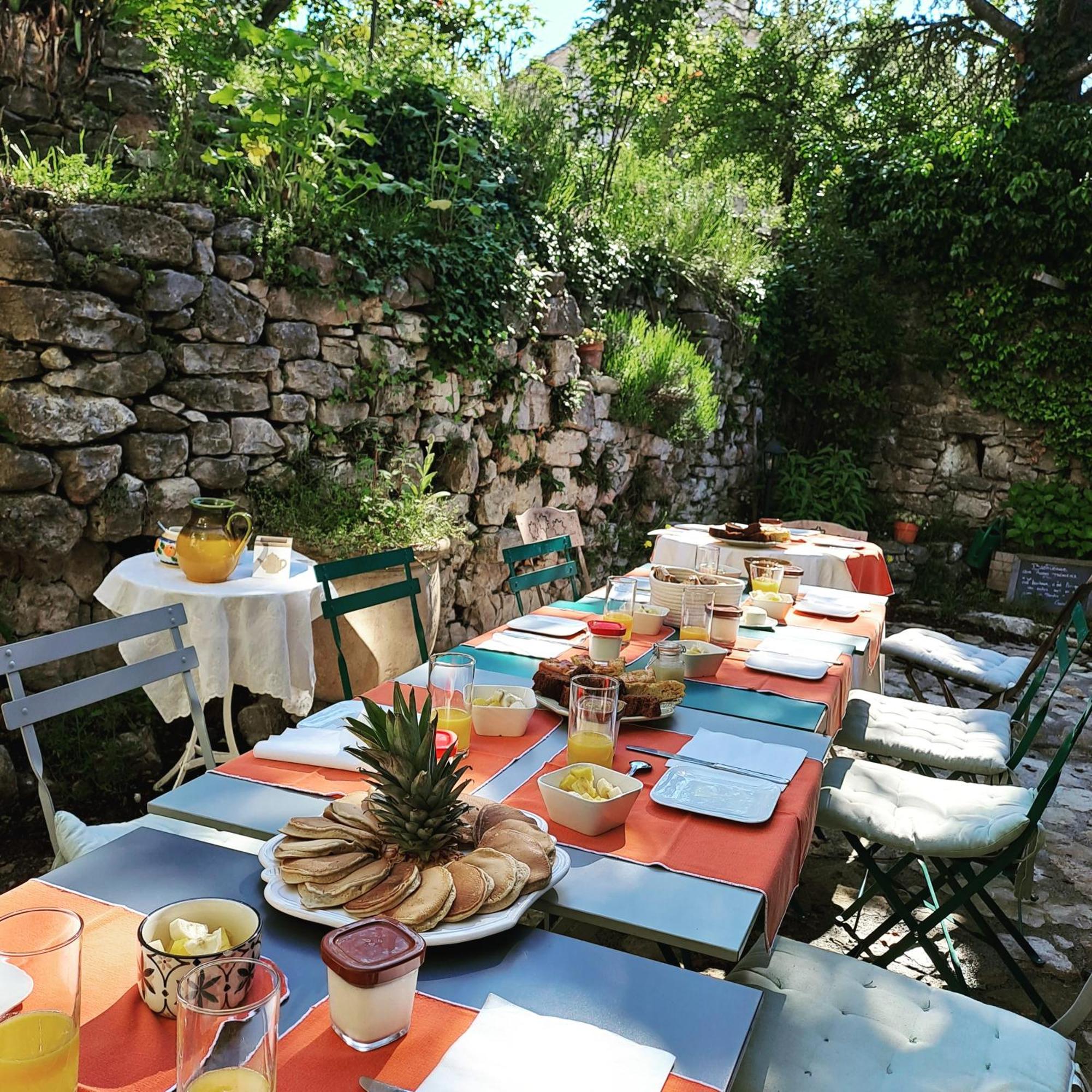 Les Roses Tremieres Bed and Breakfast Bargème Εξωτερικό φωτογραφία
